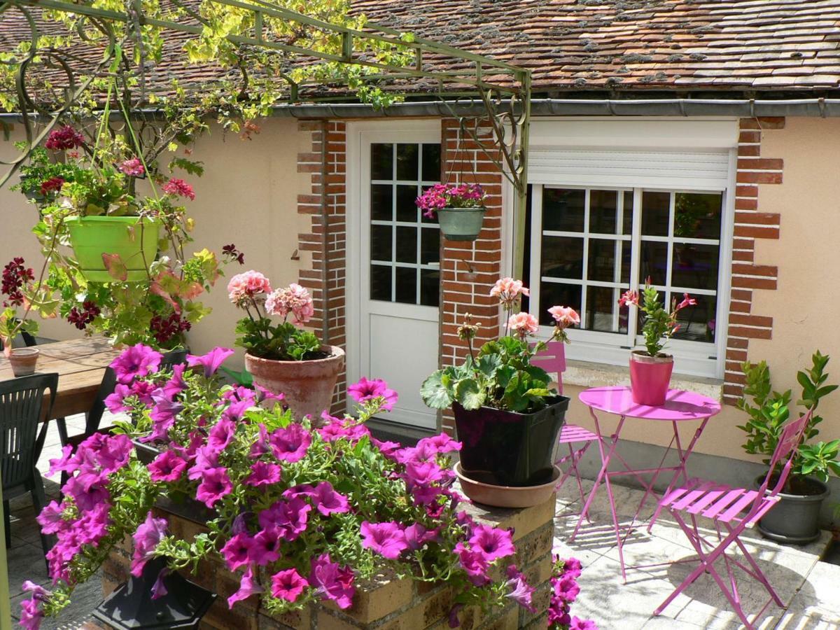 Chantilly table hote et petit déjeuner possible Noyers  Exterior foto